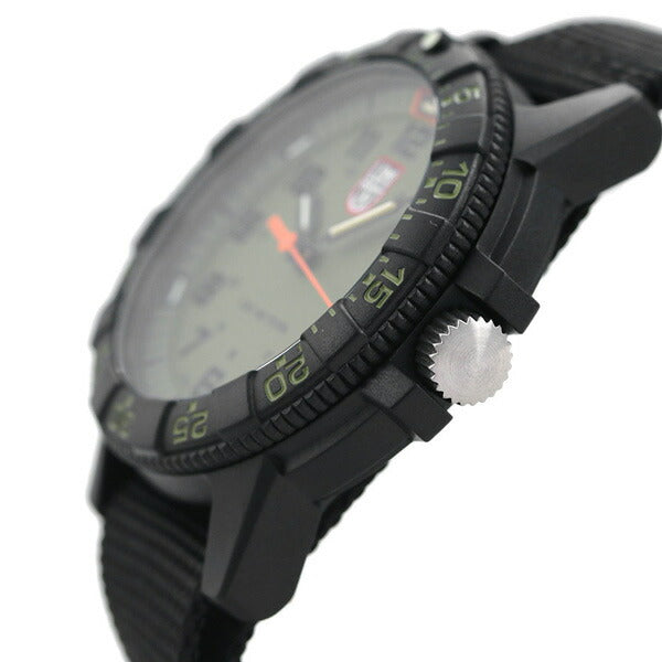 ルミノックス 0320シリーズ レザーバック シータートル ジャイアント 44mm 0337 LUMINOX メンズ 腕時計 カーキ ブラック l0337
