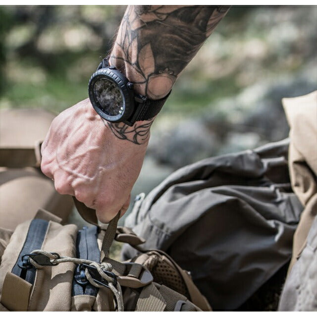 スント Core Alpha Stealth クォーツ 電池式 スマートウォッチ ブランド メンズ SUUNTO SS050504000 デジタル ブラック 黒 フィンランド製 SS050504000