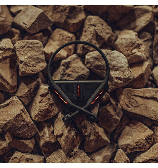 スント Suunto Wing Black 充電式クォーツ ヘッドホン ブランド メンズ レディース スントアクセサリー イヤホン チタン Bluetooth SUUNTO SS050942000 SS050942000