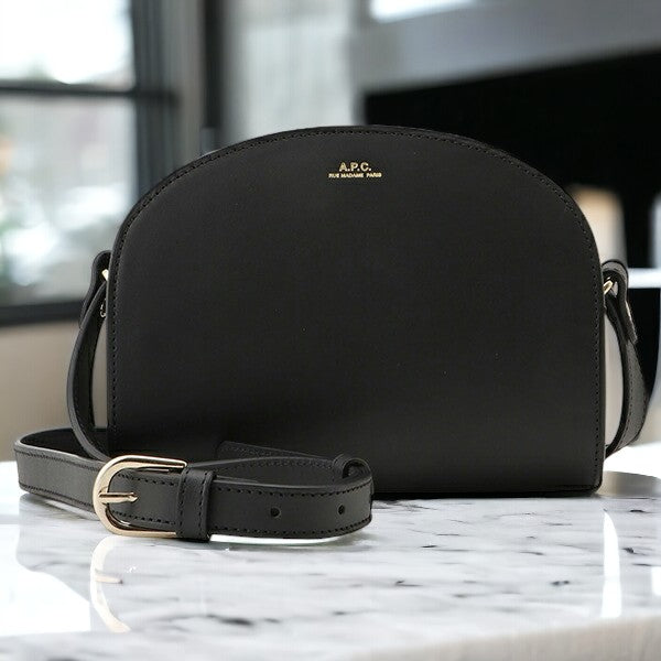 アーペーセー A.P.C. PXAWV F61392 LZZ BLACK APC ハーフムーン ミニ ショルダーバッグ ブラック レディース ユニセックス BBAP00077L